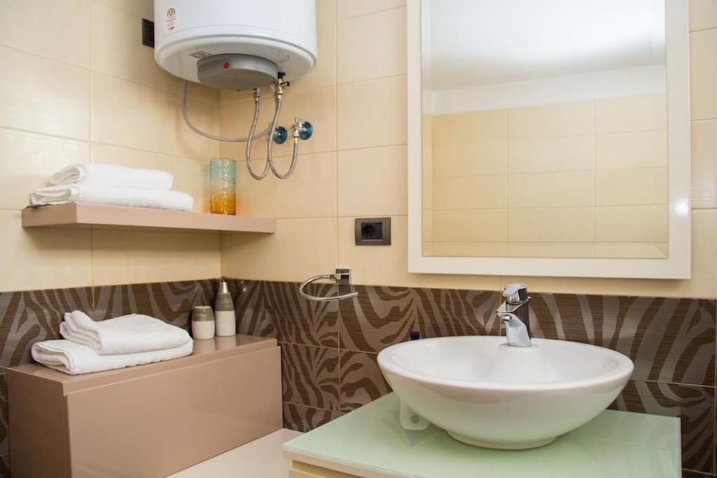 Exclusive Apartment Tirana Exterior foto